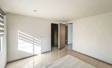 CASA EN VENTA EN ESQUINA CON 3 RECÁMARAS A UNOS PASOS DE LA 16 DE SEPTIEMBRE Y PERIFÉRICO