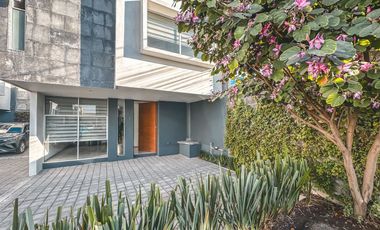 CASA EN VENTA EN ESQUINA CON 3 RECÁMARAS A UNOS PASOS DE LA 16 DE SEPTIEMBRE Y PERIFÉRICO