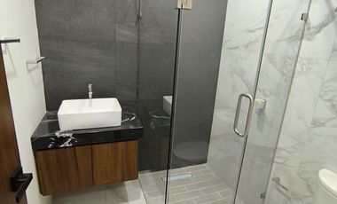 RESIDENCIA EN SENDEROS DE MONTE VERDE
