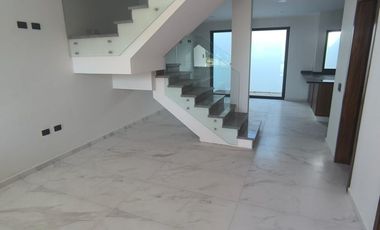 RESIDENCIA EN SENDEROS DE MONTE VERDE