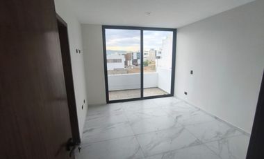 RESIDENCIA EN SENDEROS DE MONTE VERDE