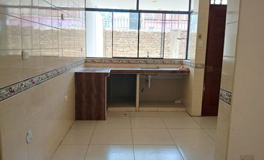 Venta De Amplia Casa Urb San Isidro I Etapa (GAPONTE)