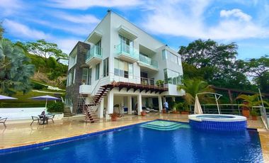 TE ALQUILO FINCA EL CASTILLO EN BUCARAMANGA LLAMANOS AL3045238310 ALQUILER PRIVADO Y EXCLUSIVO!!