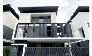 🐇꒰Pet-Friendly꒱ ♥ Luxury House & Private Swimming pool with 4 bedrooms in Rama 9 I The Urban Reserve Rama 9
