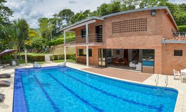 ALQUILO LINDA FINCA EN CALI LLAMANOS AL3023252718 FINCA LA UNION TE ESPERA VEN A DISFRUTAR Y DESCANSAR TE LO MERECES!!