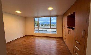 Duplex en Cumbaya USFQ con linea blanca, Santa Lucia