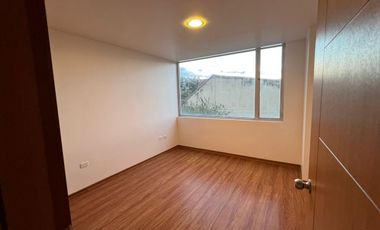 Duplex en Cumbaya USFQ con linea blanca, Santa Lucia