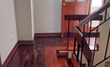 SE VENDE HERMOSO TRÍPLEX REMODELADO EN SURCO – AMPLITUD, CONFORT Y UBICACIÓN PRIVILEGIADA
