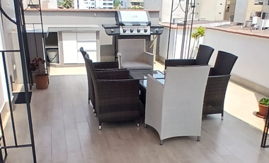 SE VENDE HERMOSO TRÍPLEX REMODELADO EN SURCO – AMPLITUD, CONFORT Y UBICACIÓN PRIVILEGIADA