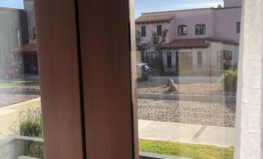 Renta. Casa La Presita. Con o sin muebles.