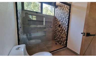 EN VENTA CASA MODERNA CON VISTA AL BOSQUE