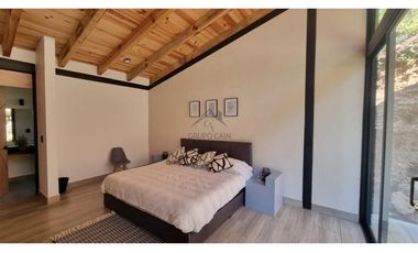 EN VENTA CASA MODERNA CON VISTA AL BOSQUE