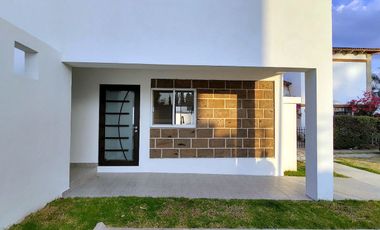 Casa en venta en Tequisquiapan, Club de Golf, Nueva 3 rec. amplia y luminosa