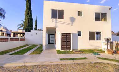 Casa en venta en Tequisquiapan, Club de Golf, Nueva 3 rec. amplia y luminosa