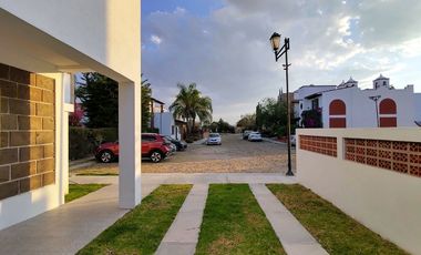 Casa en venta en Tequisquiapan, Club de Golf, Nueva 3 rec. amplia y luminosa