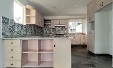 Casa en venta en Tequisquiapan, Club de Golf, Nueva 3 rec. amplia y luminosa