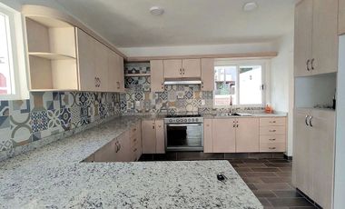 Casa en venta en Tequisquiapan, Club de Golf, Nueva 3 rec. amplia y luminosa