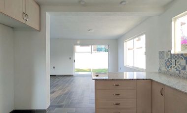 Casa en venta en Tequisquiapan, Club de Golf, Nueva 3 rec. amplia y luminosa