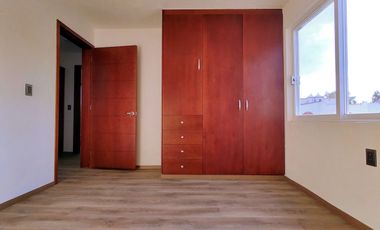 Casa en venta en Tequisquiapan, Club de Golf, Nueva 3 rec. amplia y luminosa