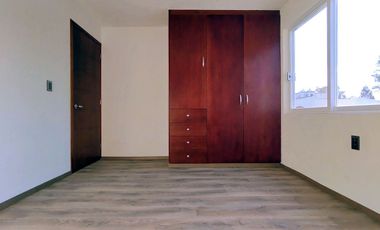 Casa en venta en Tequisquiapan, Club de Golf, Nueva 3 rec. amplia y luminosa