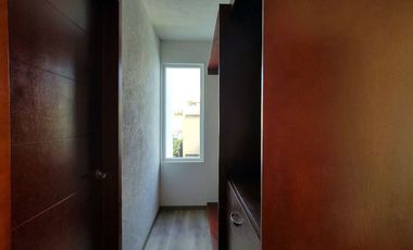 Casa en venta en Tequisquiapan, Club de Golf, Nueva 3 rec. amplia y luminosa