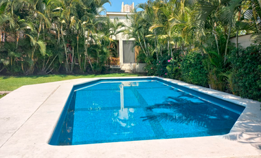 Venta de Casa en Burgos Secc. Casa Blanca, Temixco, Morelos