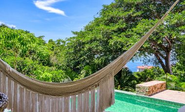 Casa en Sierra del Mar, entre la jungla, con alberca privada, vistas a las montañas. Un paraíso de tranquilidad y naturaleza