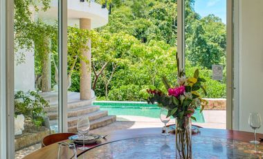 Casa en Sierra del Mar, entre la jungla, con alberca privada, vistas a las montañas. Un paraíso de tranquilidad y naturaleza