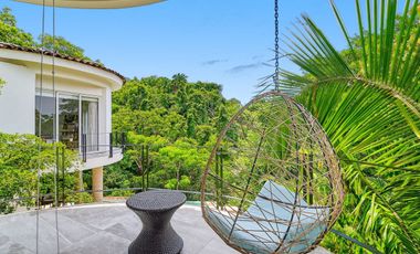 Casa en Sierra del Mar, entre la jungla, con alberca privada, vistas a las montañas. Un paraíso de tranquilidad y naturaleza