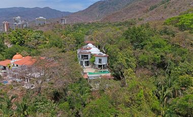 Casa en Sierra del Mar, entre la jungla, con alberca privada, vistas a las montañas. Un paraíso de tranquilidad y naturaleza