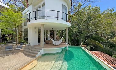 Casa en Sierra del Mar, entre la jungla, con alberca privada, vistas a las montañas. Un paraíso de tranquilidad y naturaleza
