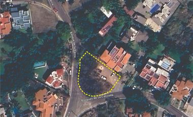 LAS CAÑADAS LOTE EN VENTA EN ESQUINA APROVECHABLE A 1 CALLE DEL COLEGIO ALEMAN