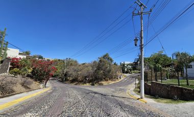 LAS CAÑADAS LOTE EN VENTA EN ESQUINA APROVECHABLE A 1 CALLE DEL COLEGIO ALEMAN