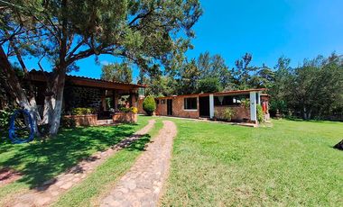 Cabaña en venta en Huasca de Ocampo, con amplio terreno y caballerizas.
