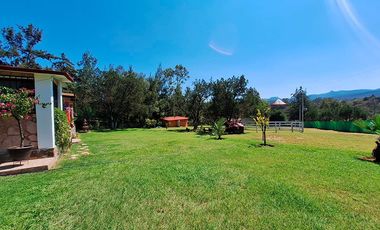 Cabaña en venta en Huasca de Ocampo, con amplio terreno y caballerizas.