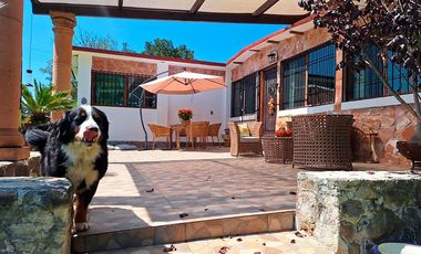 Cabaña en venta en Huasca de Ocampo, con amplio terreno y caballerizas.