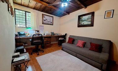 Cabaña en venta en Huasca de Ocampo, con amplio terreno y caballerizas.