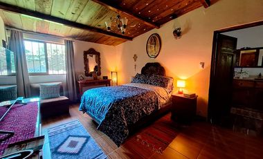 Cabaña en venta en Huasca de Ocampo, con amplio terreno y caballerizas.