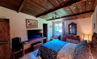 Cabaña en venta en Huasca de Ocampo, con amplio terreno y caballerizas.