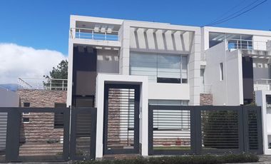 Renta Casa La Viña Alta Tumbaco