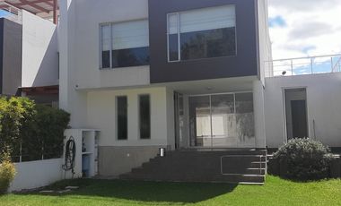 Renta Casa La Viña Alta Tumbaco
