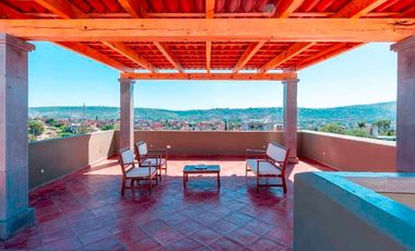 Casa Linda vista, con espacios versátiles y estilo único