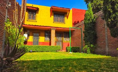 Casa Residencial La Luz con Jardín Exuberante