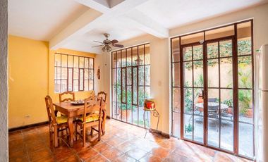 Joya de San Miguel: Casa Miramar, Colonial con Jardín Privado