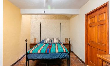 Joya de San Miguel: Casa Miramar, Colonial con Jardín Privado