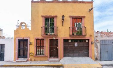 Joya de San Miguel: Casa Miramar, Colonial con Jardín Privado