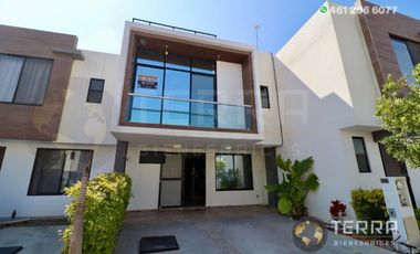 VENTA Casa 🏡  En Circuito Monarca Fraccionamiento Alteza Celaya Gto. Amplia y Equipada  3 Pisos con Roof Garden,  5 habitaciones