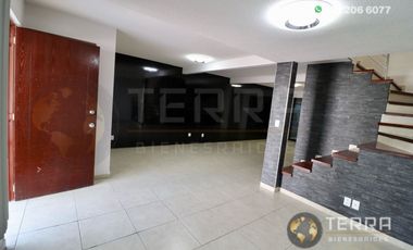 VENTA Casa 🏡  En Circuito Monarca Fraccionamiento Alteza Celaya Gto. Amplia y Equipada  3 Pisos con Roof Garden,  5 habitaciones