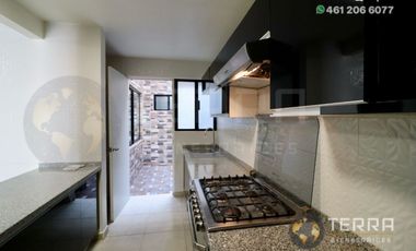 VENTA Casa 🏡  En Circuito Monarca Fraccionamiento Alteza Celaya Gto. Amplia y Equipada  3 Pisos con Roof Garden,  5 habitaciones