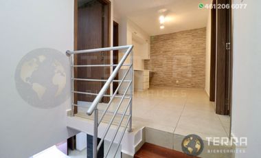VENTA Casa 🏡  En Circuito Monarca Fraccionamiento Alteza Celaya Gto. Amplia y Equipada  3 Pisos con Roof Garden,  5 habitaciones